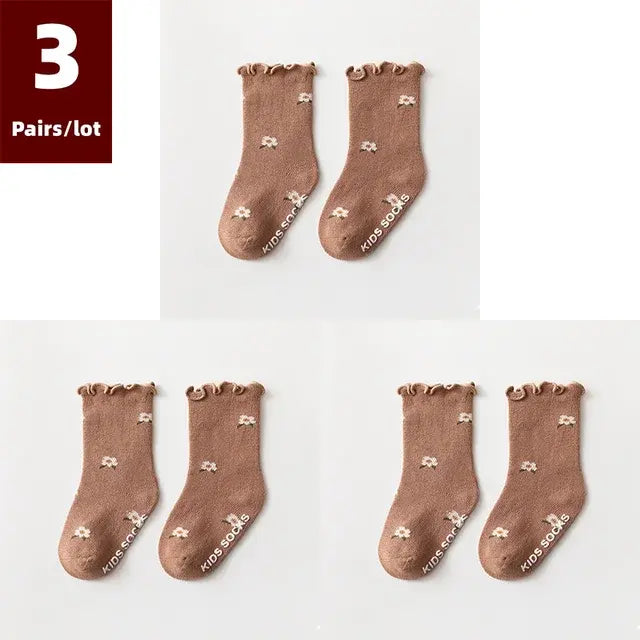 3 Pairs of Floral Kid’s Socks Uniformed