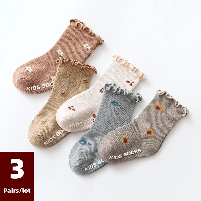 3 Pairs of Floral Kid’s Socks Uniformed